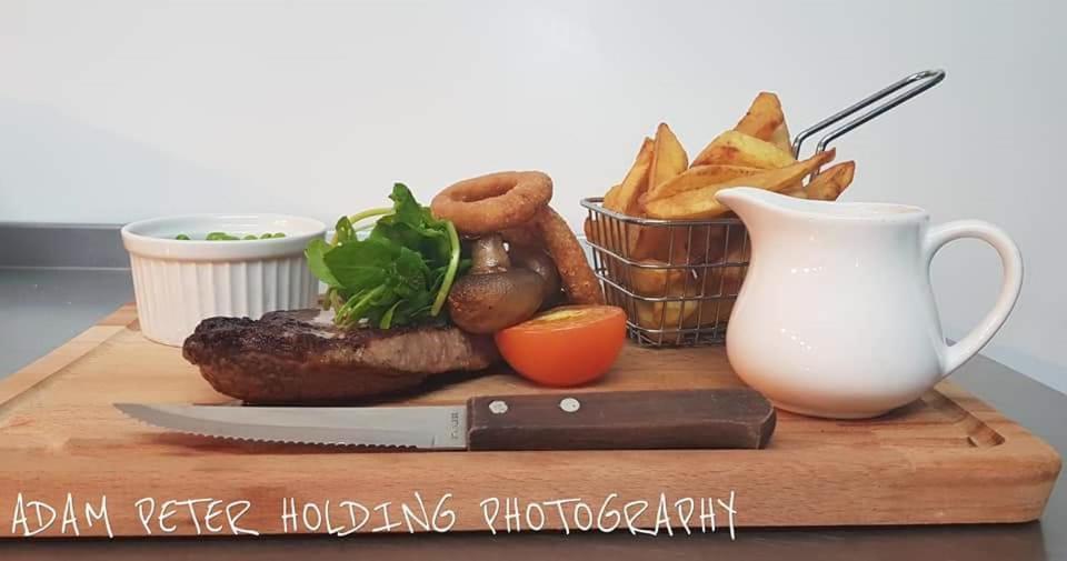 Stag & Pheasant Inn 캐멀 외부 사진
