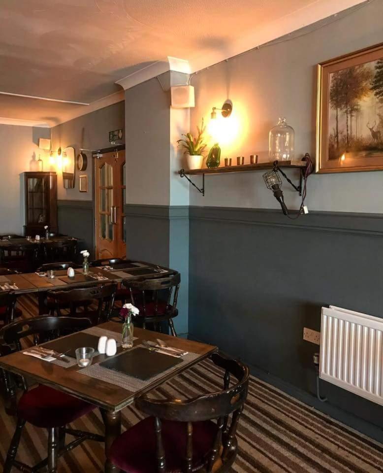 Stag & Pheasant Inn 캐멀 외부 사진